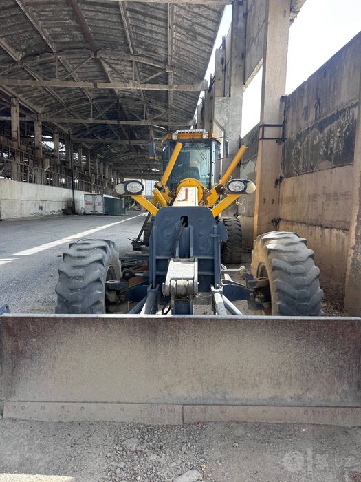 Gredor XCMG GR180