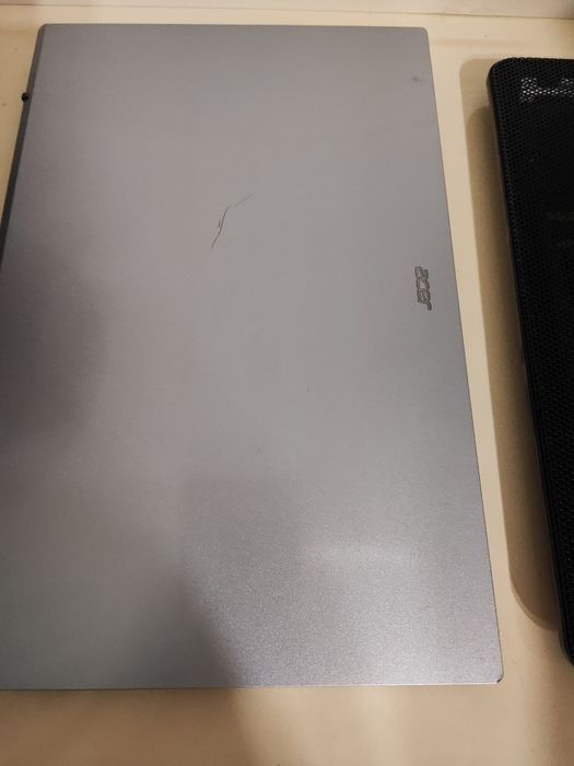 Notebook acer sovg'aga mishka kovrik vintilyator sumka