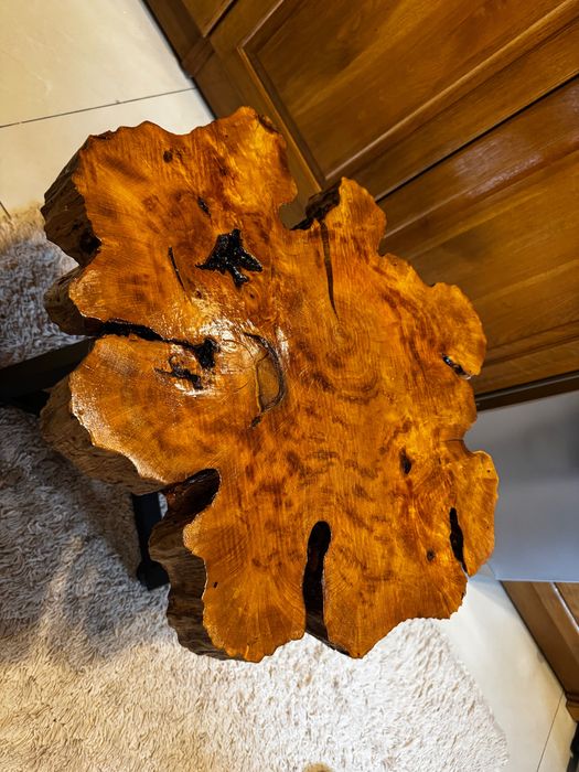 Масивни маси от естествено дърво – качество, стил и дълговечност.