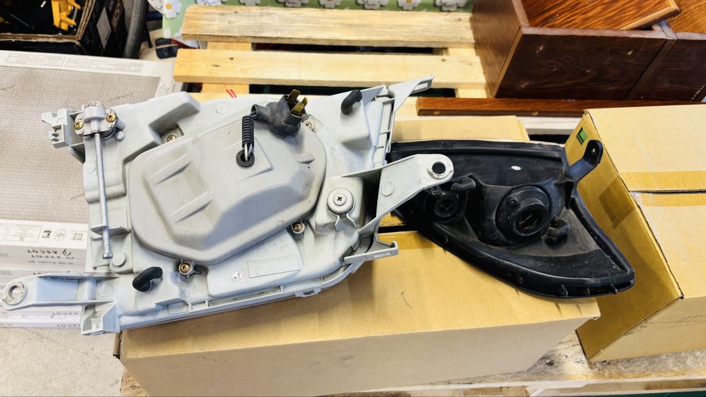 Фарове за Тойота Ландкрузер 90