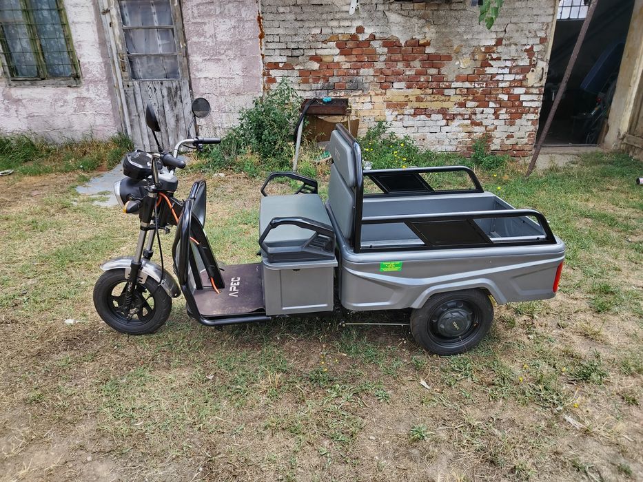 Vând motociclu electric