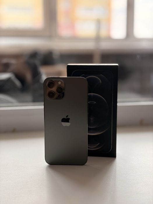 Продам iphone(айфон) 12 про макс
