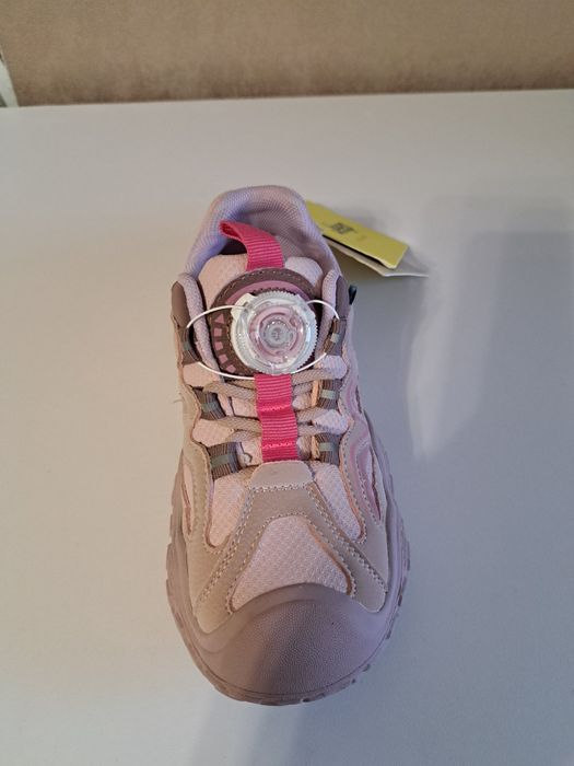 Продам новые кросовки