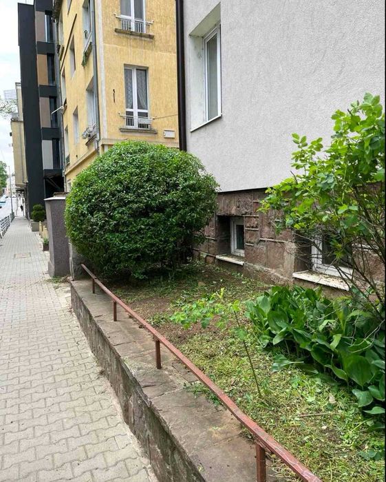 Продава се Тристаен апартамент в София, Докторски паметник - 85 кв.м за 4412 €/кв.м - Снимка #1