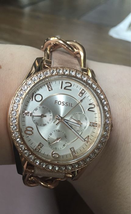 Дамски часовник и гривна Fossil