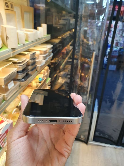 iphone 15 pro 128 GB natural titanum