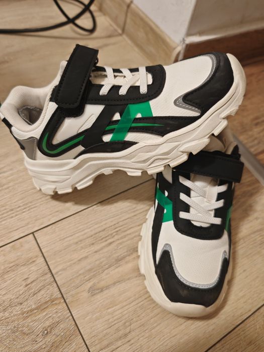 Adidași sport mărime 35