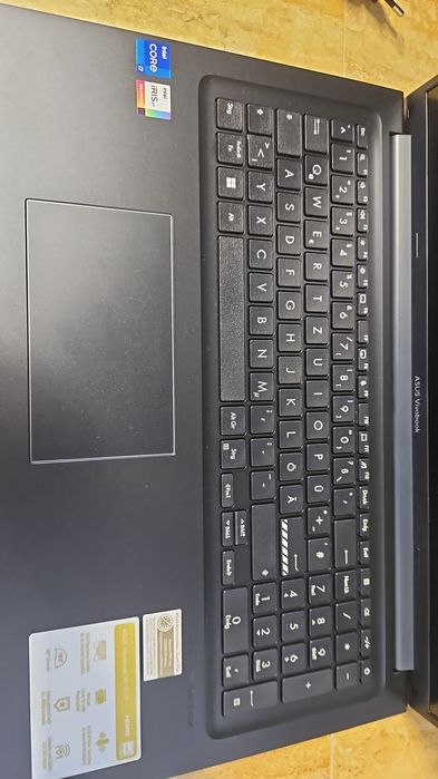Asus Vivobook 17'' i7 1355u 16 gb Ram 512 Ssd, Full Hd,Intel Iris Nou