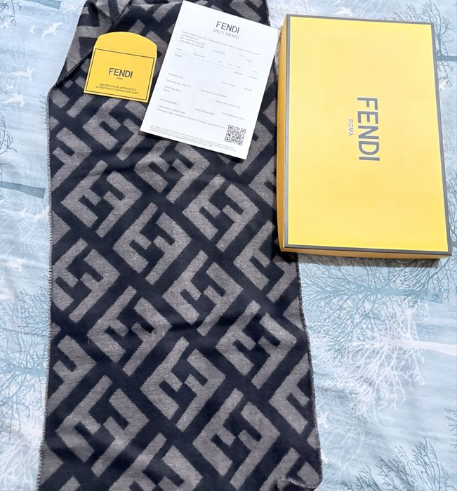 Fendi шал НЕизползван