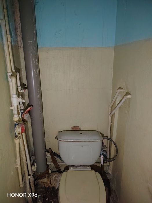 Продается 2 комнатная кв на 2-этаже.Ориентир:Ул. Кадыри. Карзинка маг.