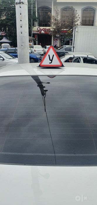 Укув машгулот белги кучлимагнит билан машина устига - учебный знак на