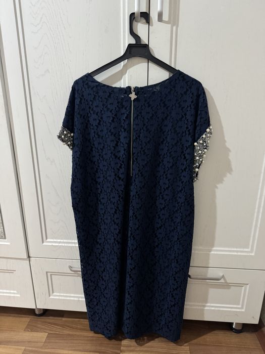 Продам платья футляр