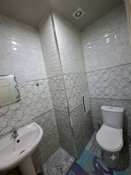 Sergeli quruvchi  metro bekati yonida  2 xonali uy sotiladi  53 kvm