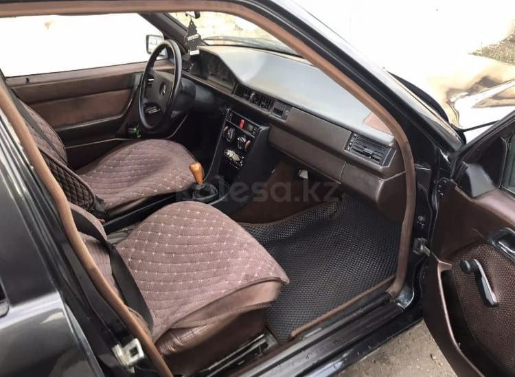 Продаю Мерседес 124