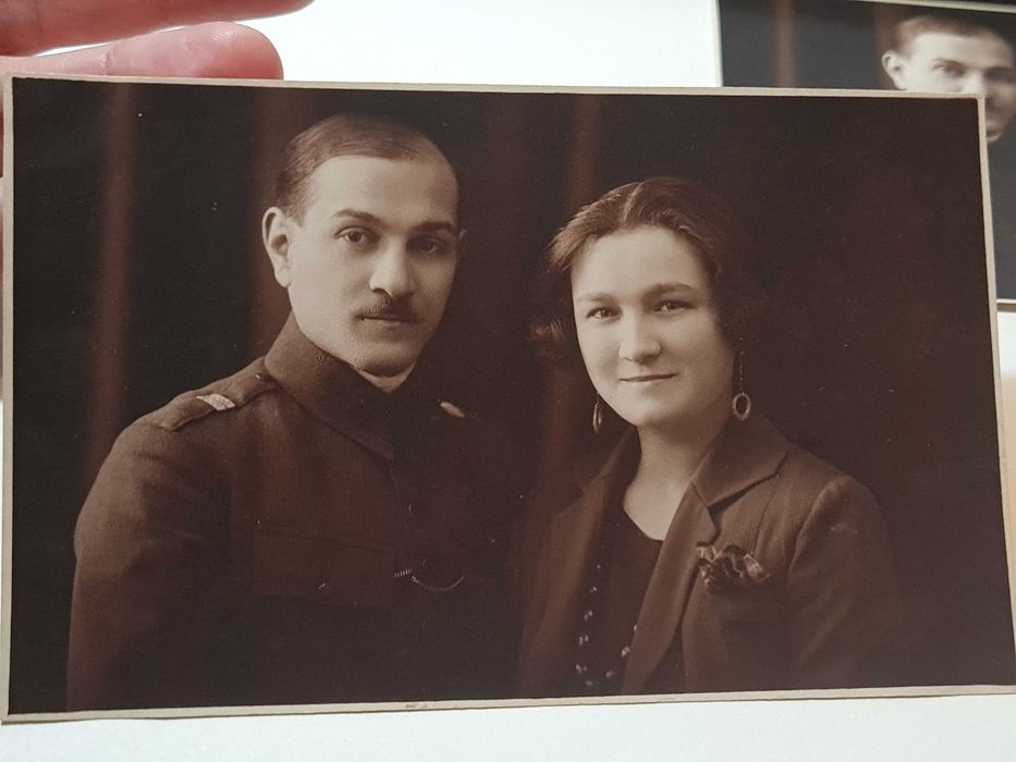 8 foto vechi de familie, tip carte poștală, ateliere maramureșene