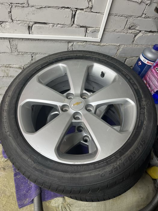 Продам оригинальные диски на Шевроле Круз 5/105 r17