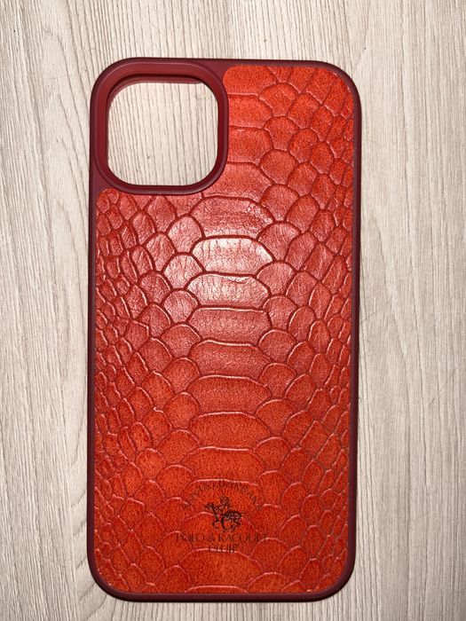 Кожаный чехол на iPhone 13