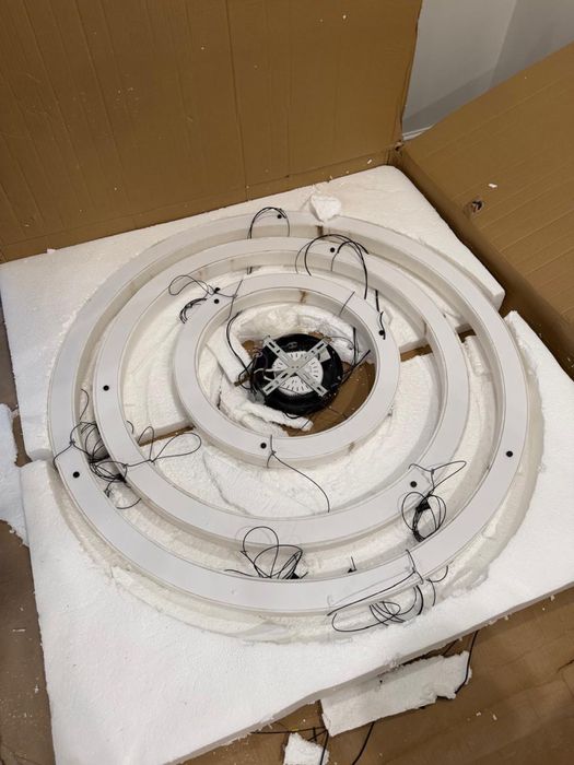 Продается люстра современная мрамор