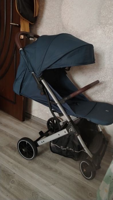 Продам детскую коляску чемодан