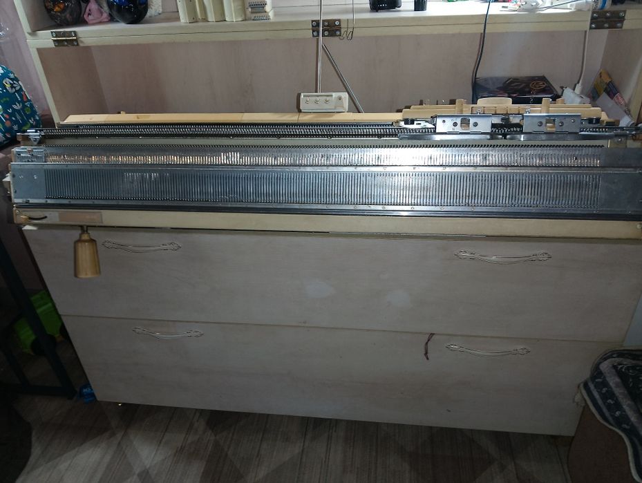 Продам машинку для вязания