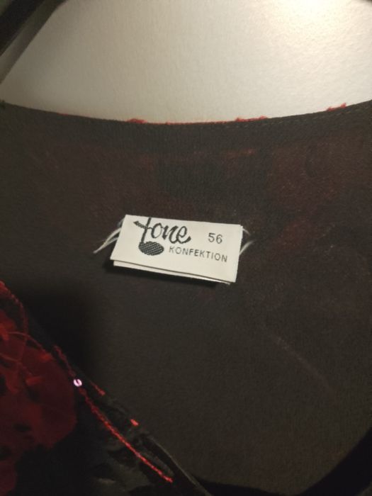 Красива  блуза на TONE коприна с подплата