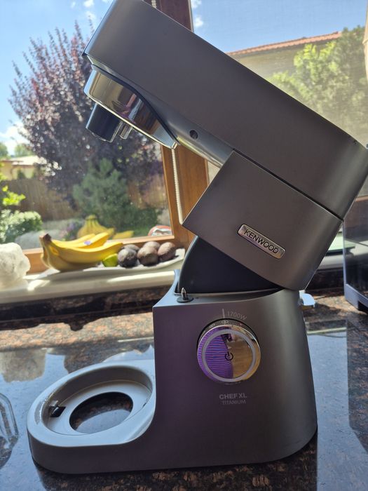 Robot Bucătărie Kenwood Chef XL Titanium 1700W (Funcțional, defecte estetice)