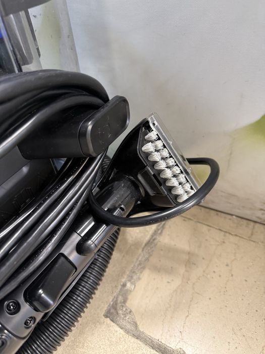 Перяща прахосмукачка Bissell SpotClean C5