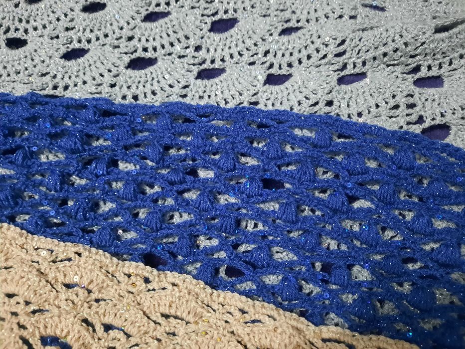 Продам шаль ручная вязка.