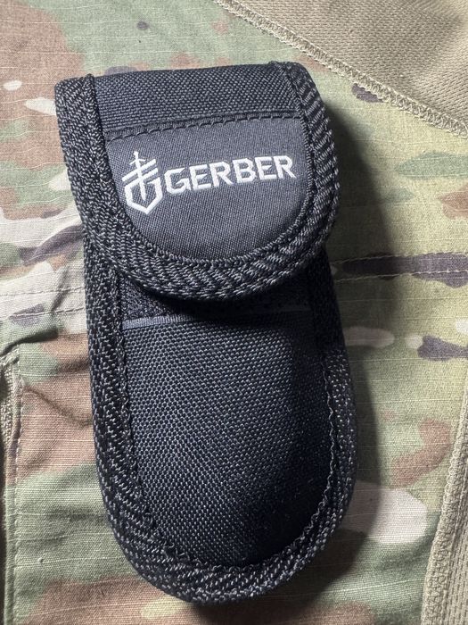 Gerber negru cu husa