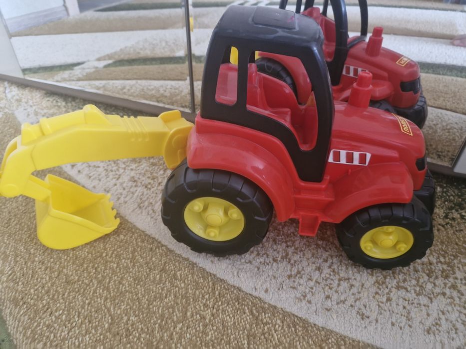 Продам трактор в идеальном состоянии