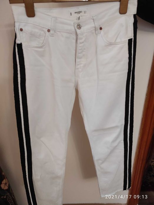Джинсы Mango белого цвета