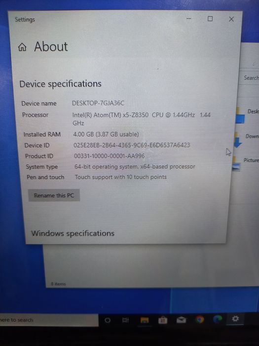 Laptop tableta cu windows 10,
