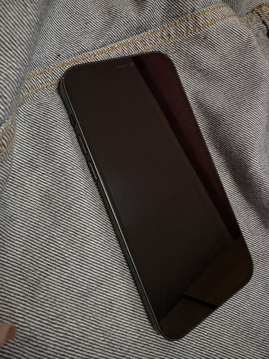 iPhone 12, черен