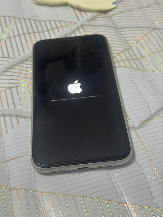 Продам айфон 11 идеал