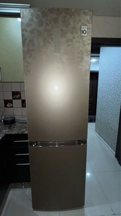 Продам холодильник