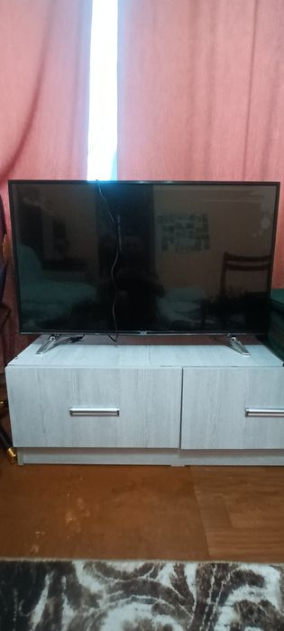 Продаю телевизор Artel на запчасти