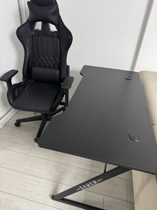 Birou + scaun gaming