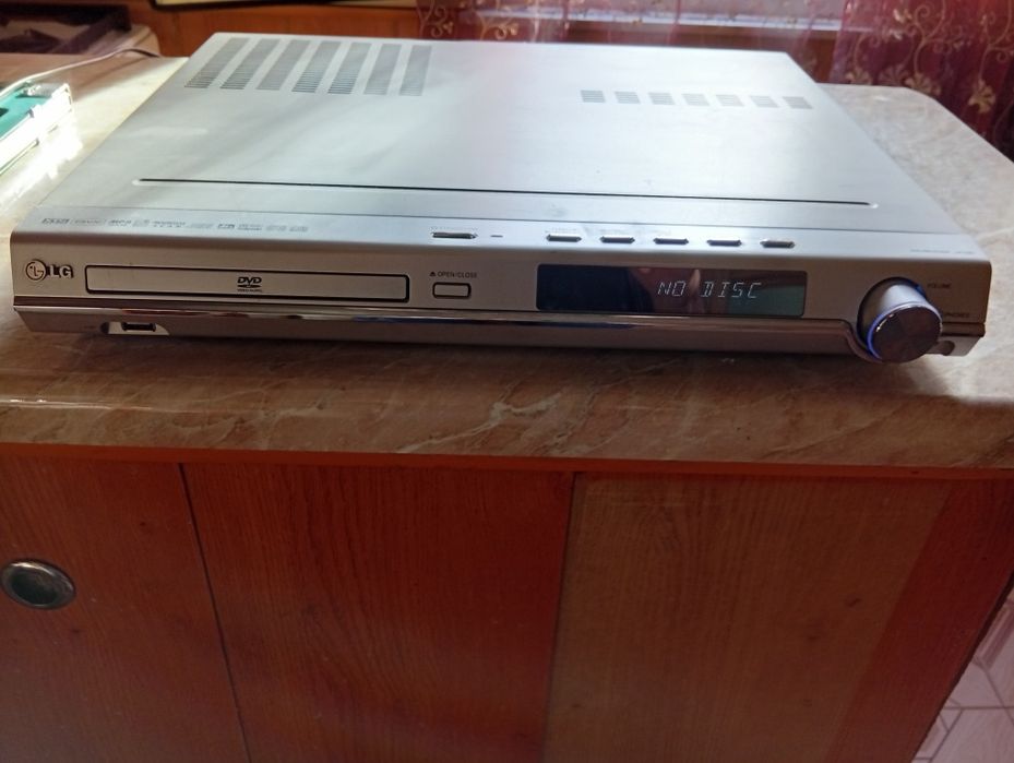 Продам DVD LG оригинал. Караоке