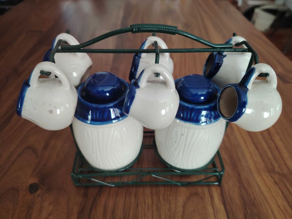 Керамичен ракиен сервиз с 6 малки чаши