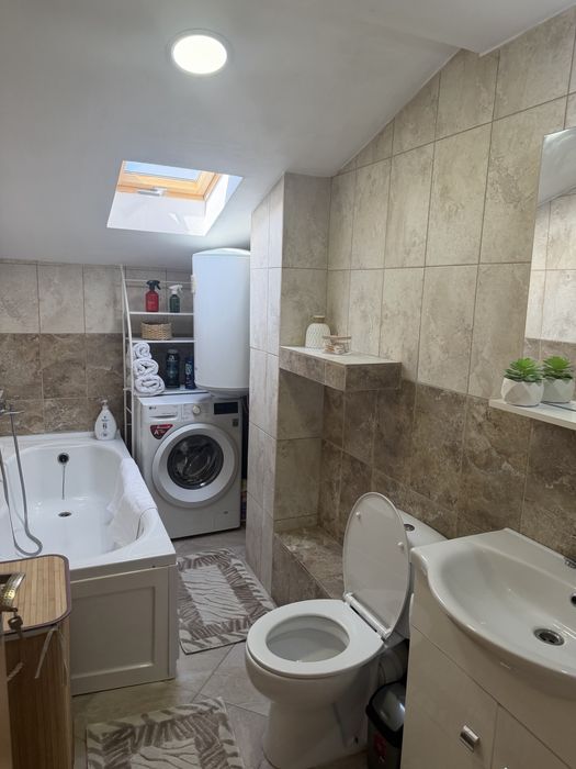 Inchiriez apartament zona Brazda