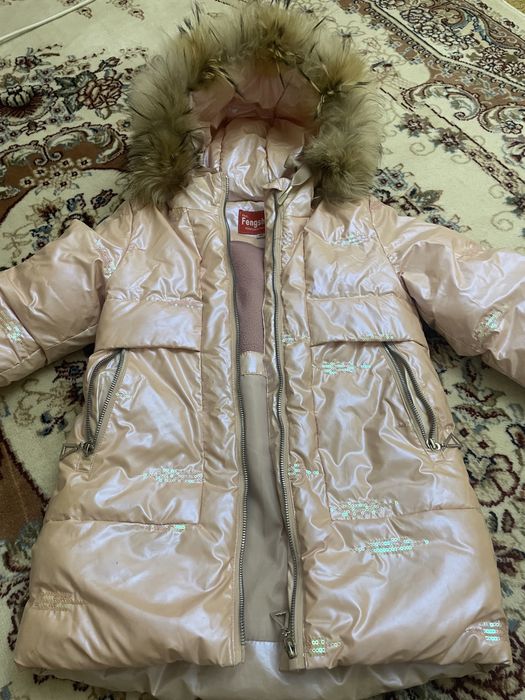 Продам куртку на девочку