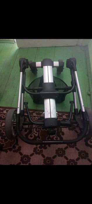 Количка три в едно