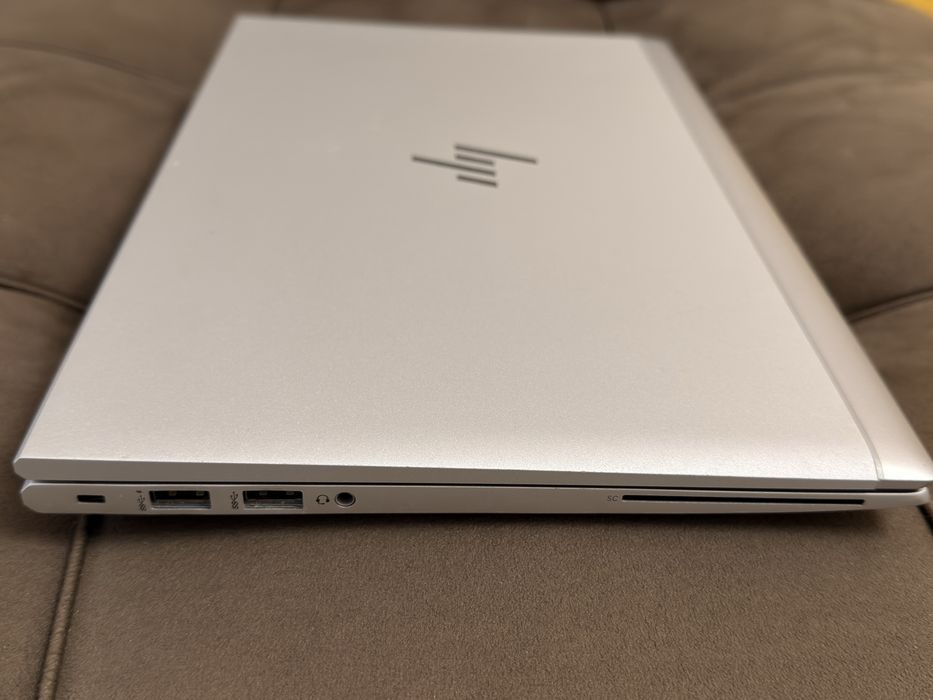 HP EliteBook g8 830