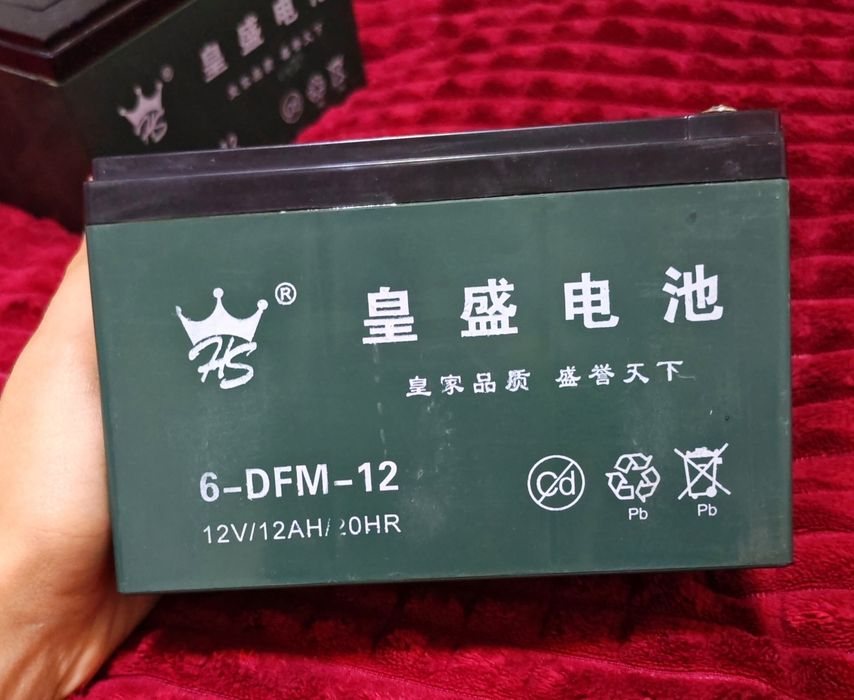 Продам 4 аккумулятора