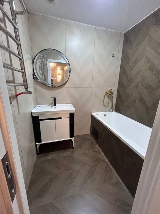 Sharq bozorca tomonda 3 xonali uy sotiladi