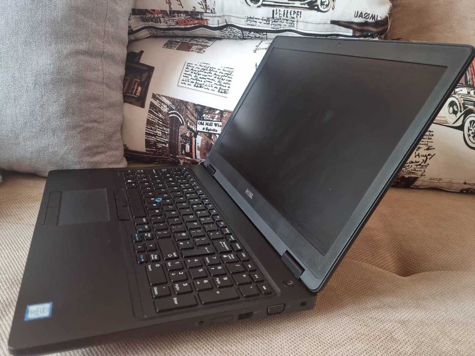 DELL Precision 3520 Workstation