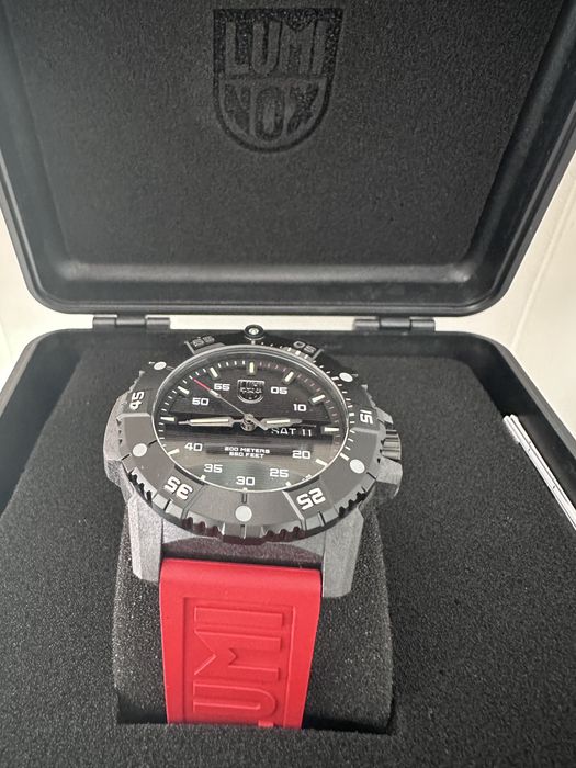 luminox Master Carbon SEAL Automatic 45 mm Military Dive *Burning Red*