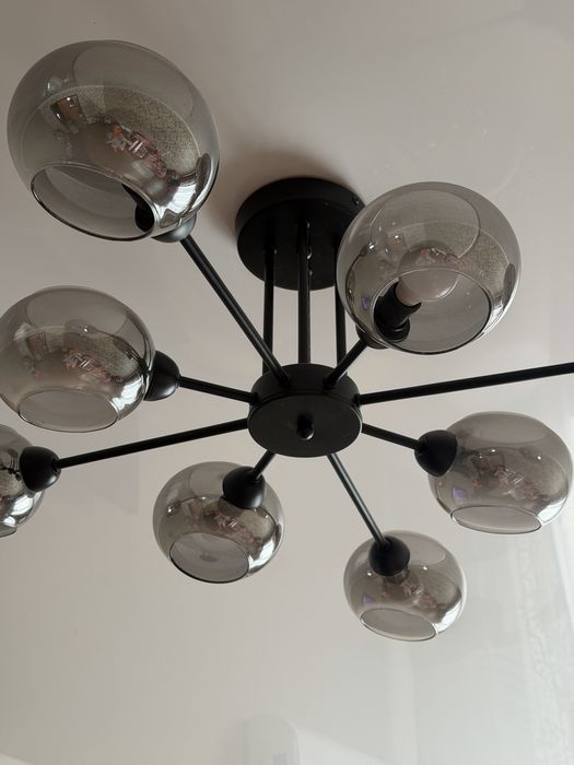 Продаю люстру.