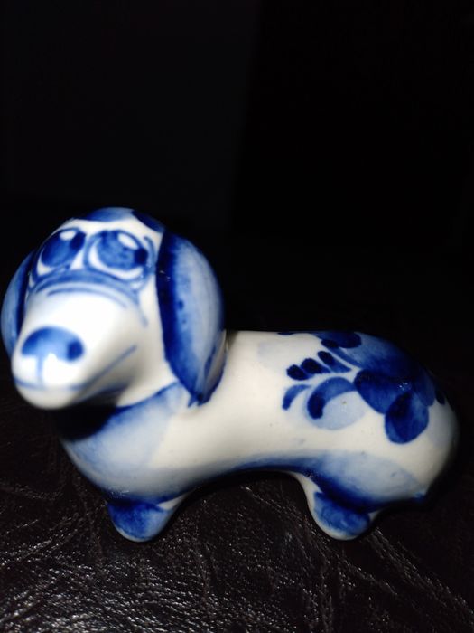 Продаю фарфоровые статуэтки