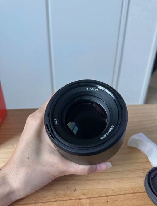 Obiectiv full frame 85 mm 1.8 Sony ca nou